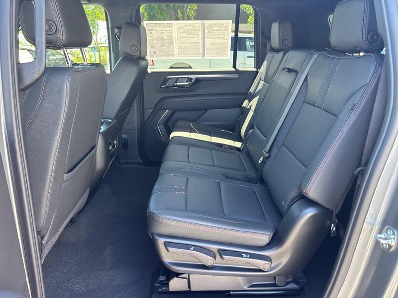 Used 2026 Chevrolet Suburban RSTImage 20