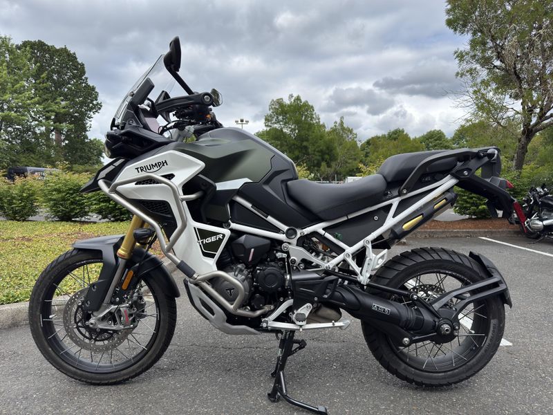 2023 Triumph Tiger 1200 Rally Explorer - MATTE KHAKI GREEN 
