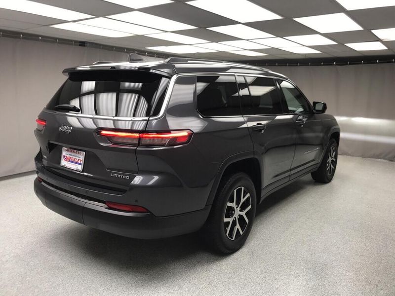 Used 2023 Jeep Grand Cherokee L LimitedImage 21