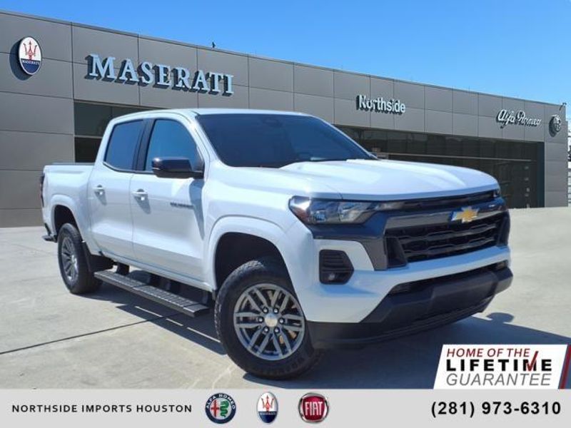 2023 Chevrolet Colorado LTImage 1