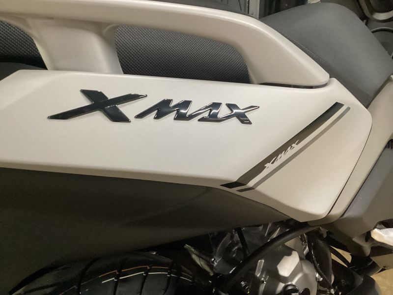 2024 Yamaha XMAX GRANITE GRAYImage 9