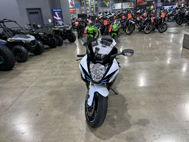 2020 Suzuki GSX-R750 Image 16
