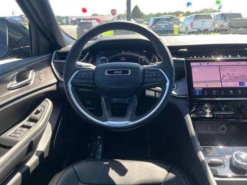 2025 Jeep Grand Cherokee Limited2025 Jeep Grand Cherokee L Limited 4x4