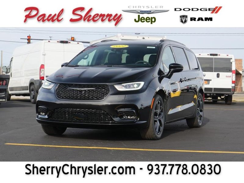 2022 CHRYSLER Pacifica Touring LImage 1