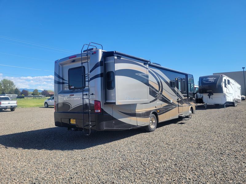Used 2012 THOR M-32A  FORD Image 3