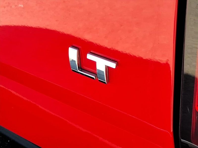 2015 Chevrolet Colorado LT photo 16