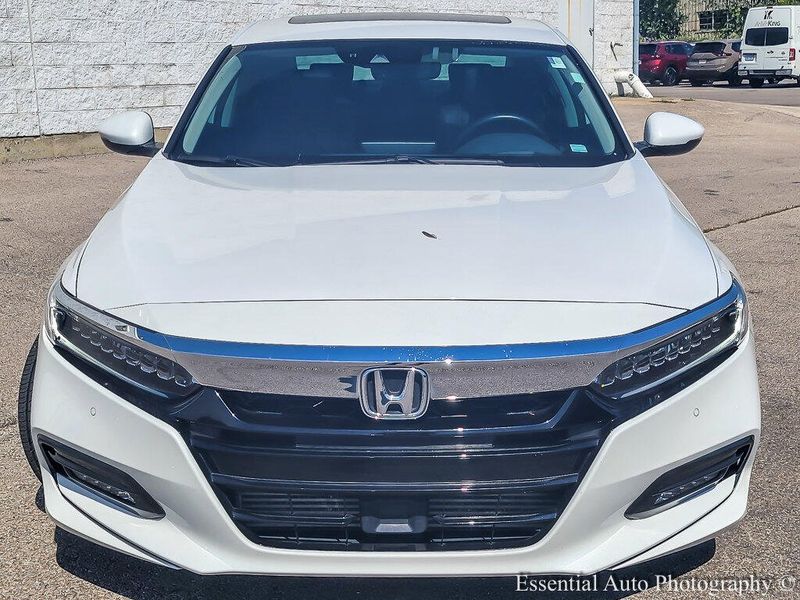 2019 Honda Accord Touring 2.0T photo 4