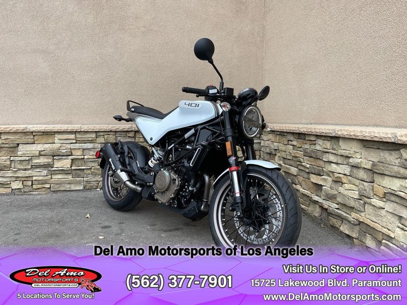 2023 HUSQVARNA VITPILEN 401  in a WHITE exterior color. Del Amo Motorsports of Los Angeles (562) 262-9181 delamomotorsports.com 