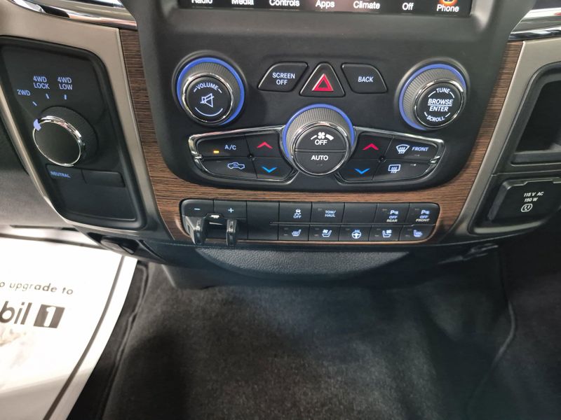 2017 RAM 2500 LaramieImage 36