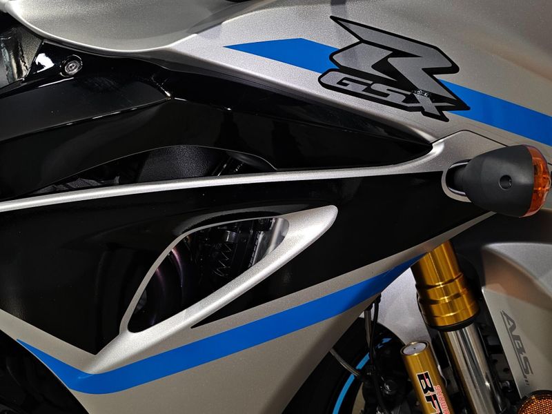 New 2025 Suzuki GSX-R1000 Image 16
