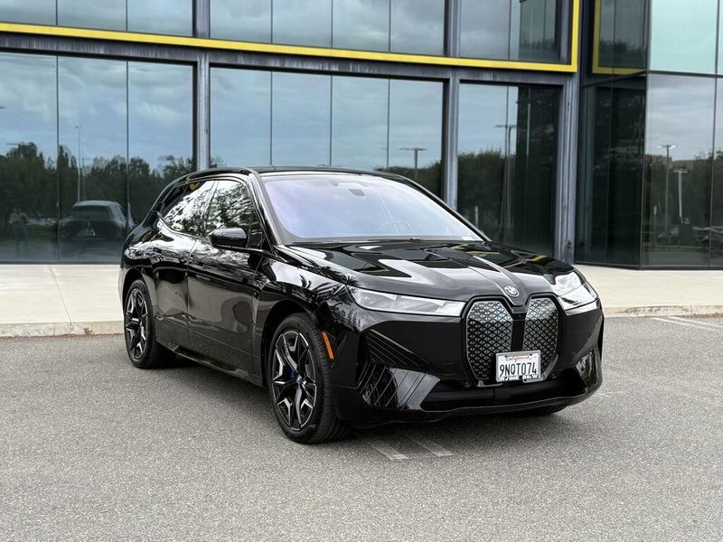 2025 BMW iX xDrive50Image 4