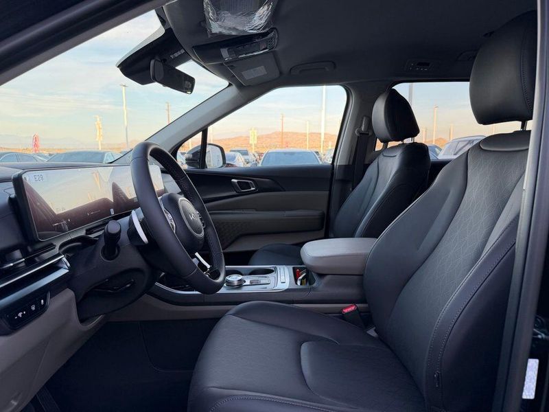 New 2026 Kia Carnival Hybrid LXSImage 11