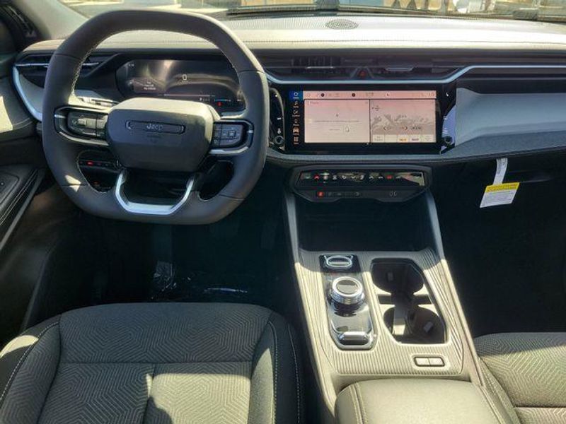 New 2026 Jeep Cherokee Laredo 4x4