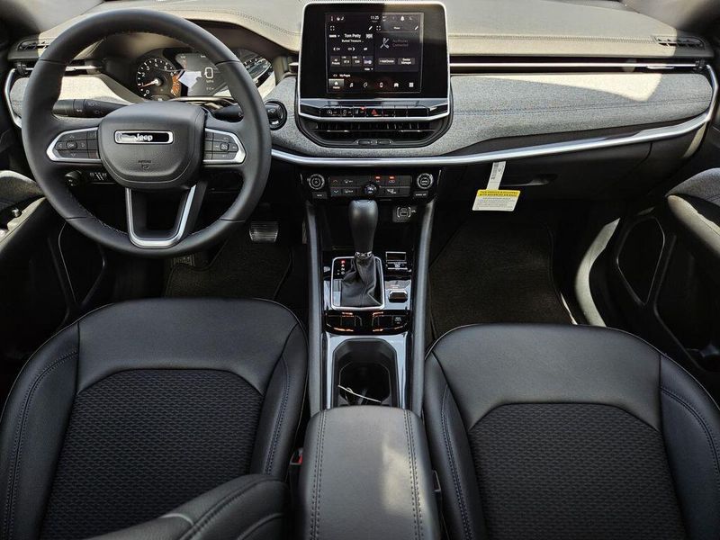 2025 Jeep Compass Latitude 4x4Image 31