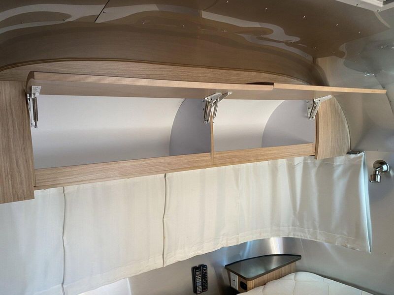 Used 2019 AIRSTREAM FLYING CLOUD 23FB Image 31