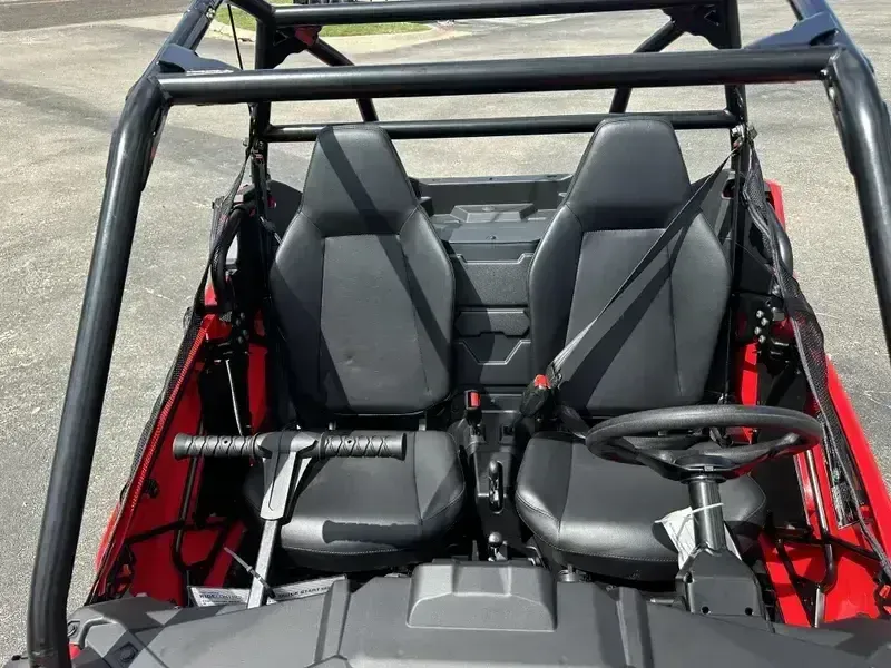 2025 Polaris RZR 200 EFI INDY RED Image 8