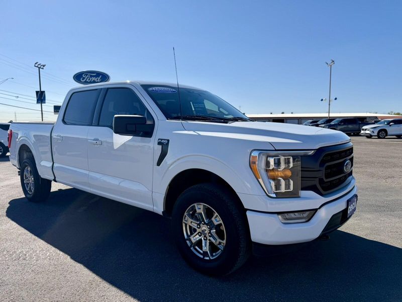 2023 Ford F-150 XLT photo 2