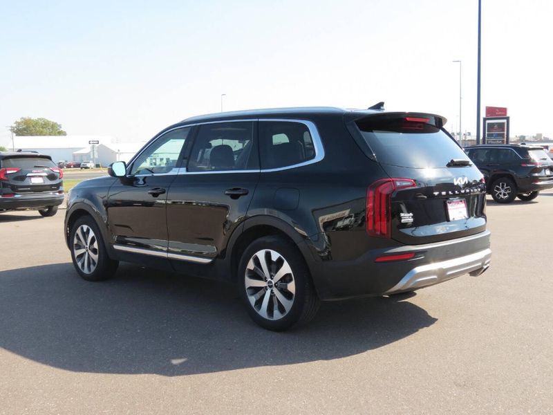 Used 2022 Kia Telluride EX AWD 4dr SUVImage 4