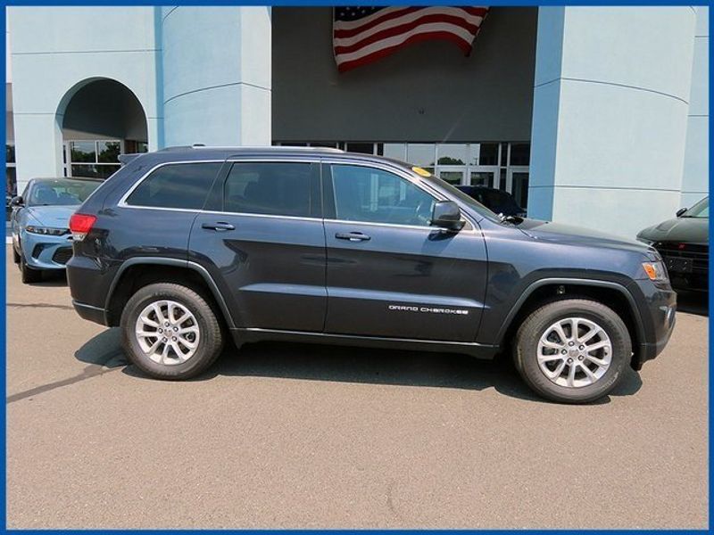 2016 Jeep Grand Cherokee LaredoImage 2