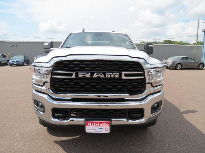 New 2024 RAM 2500 Big Horn 4x4 4dr Crew Cab 6.3 ft. SB PickupImage 4