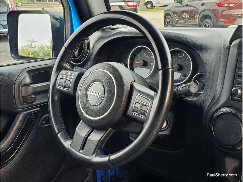 2015 Jeep Wrangler Unlimited SaharaImage 21