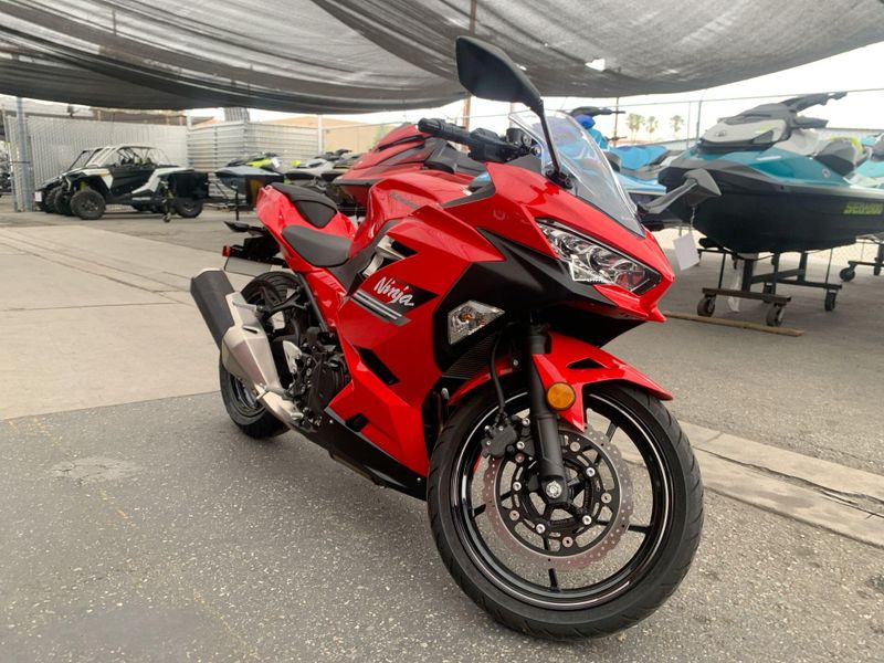 Used 2021 Kawasaki Ninja 400 Base Image 21