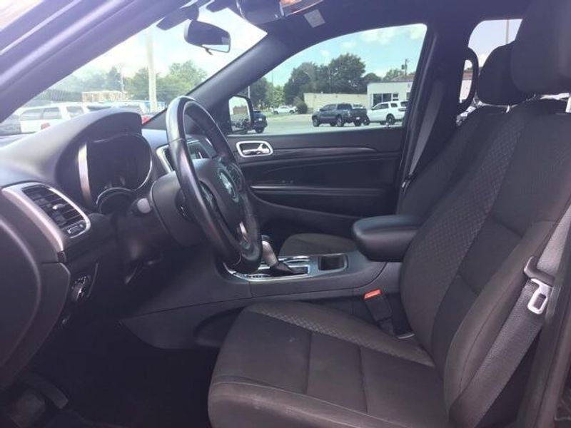 Used 2020 Jeep Grand Cherokee Laredo EImage 14