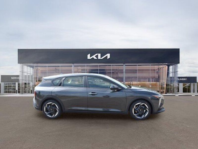 New 2026 Kia K4 EXImage 2