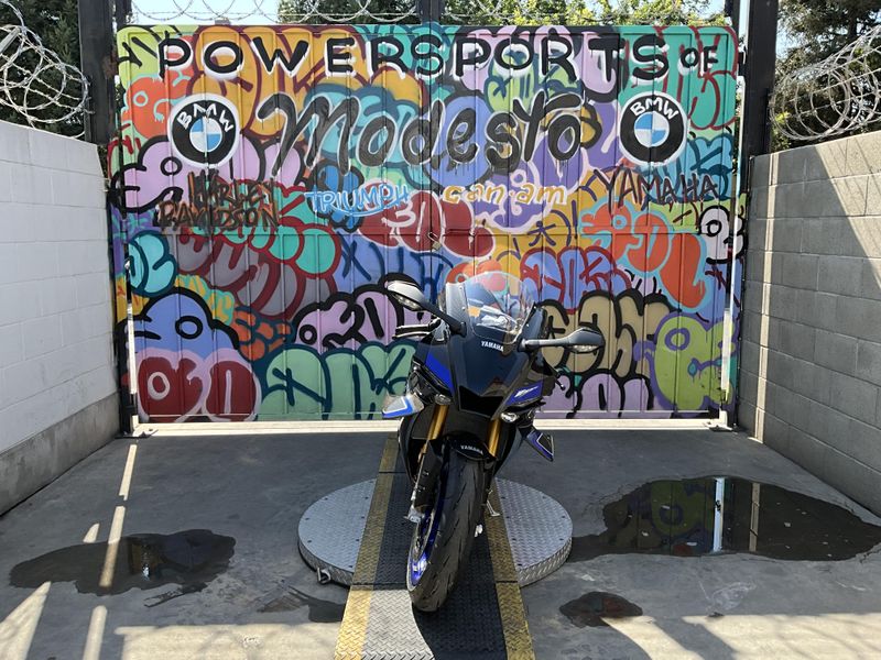 New 2026 Yamaha YZF-R1M Image 2