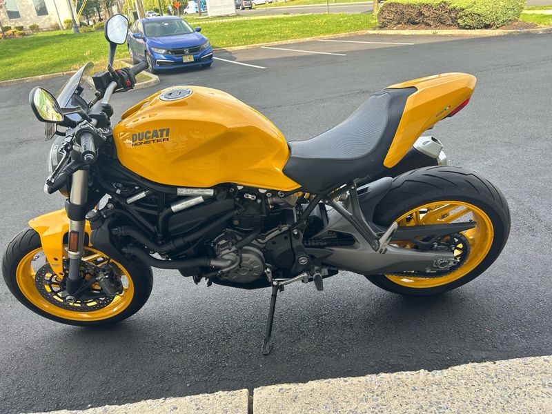 2019 Ducati Monster 821Image 2