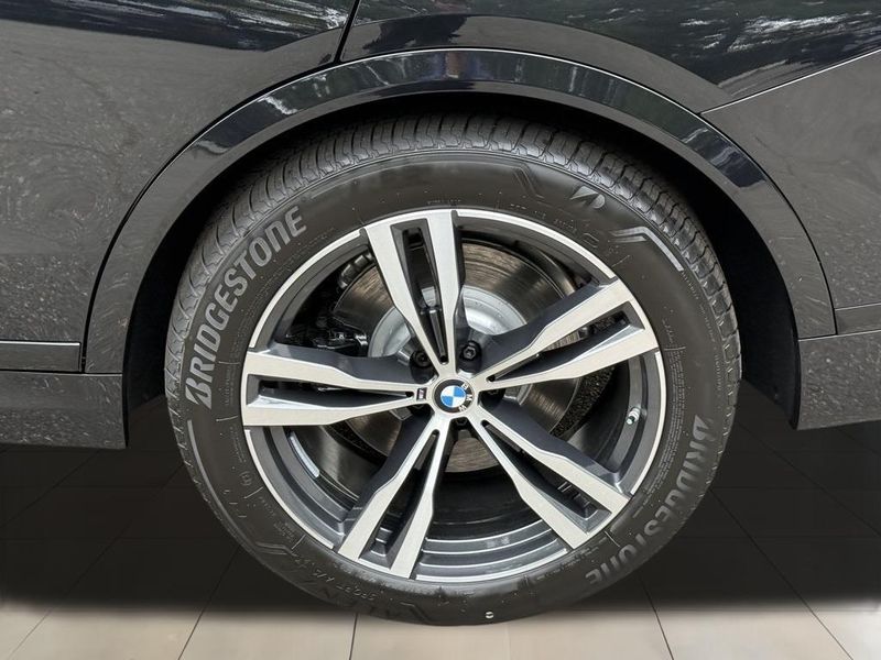 2026 BMW X7 xDrive40iImage 17