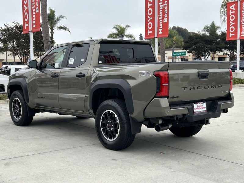 2024 Toyota Tacoma TRD Off Road HybridImage 5