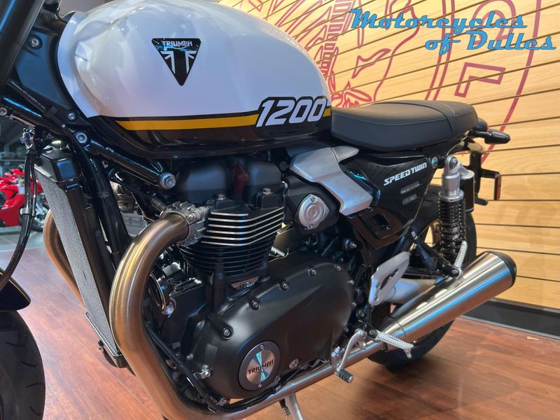 2025 Triumph Speed Twin 1200 Image 10