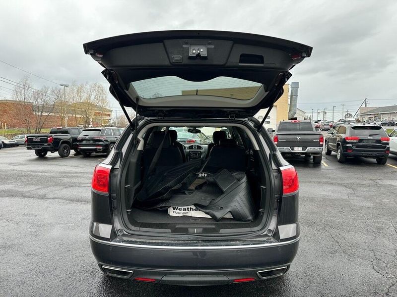 2015 Buick Enclave Leather GroupImage 16