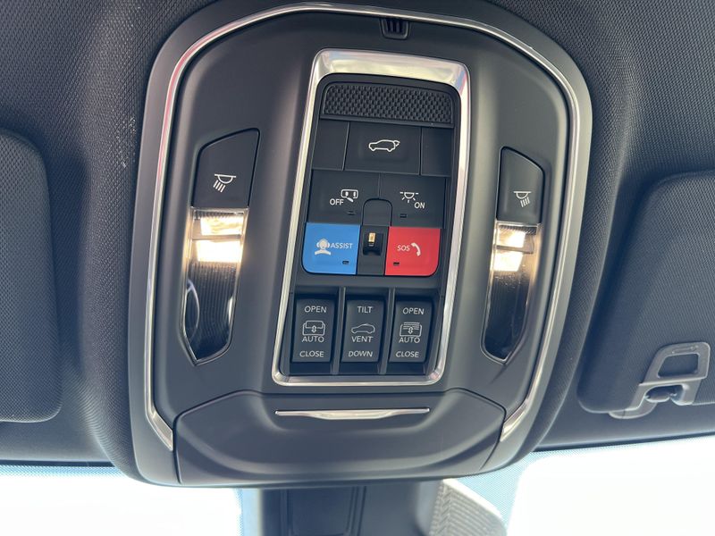 New 2026 Jeep Grand Cherokee L Limited Reserve 4x4Image 17