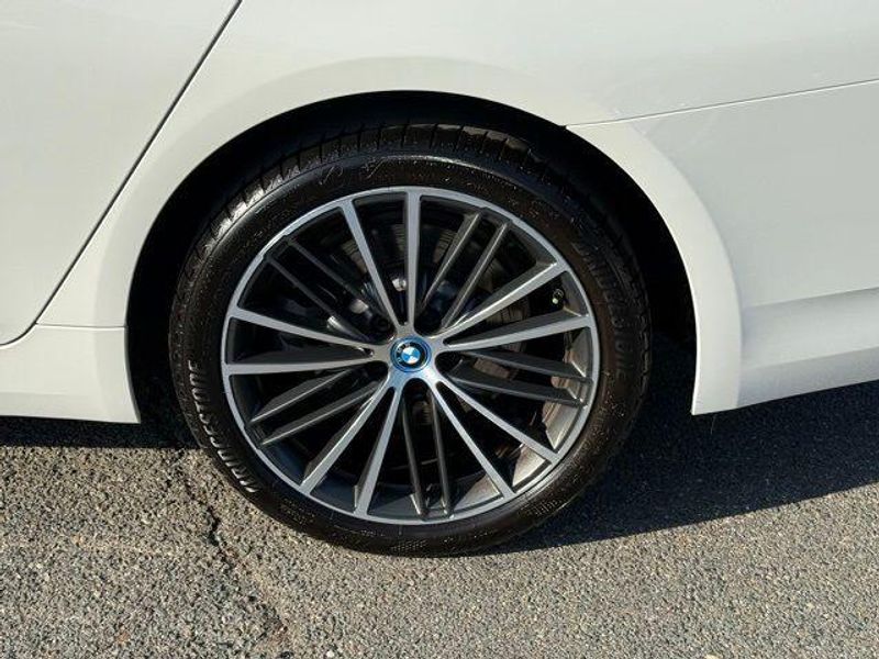 Used 2023 BMW 5 Series 530e iPerformanceImage 13