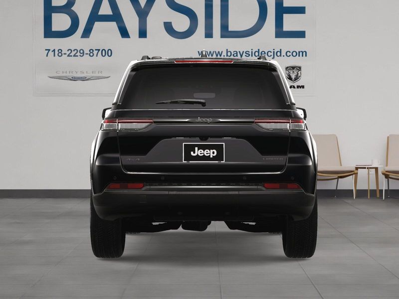 2025 Jeep Grand Cherokee Limited photo 9