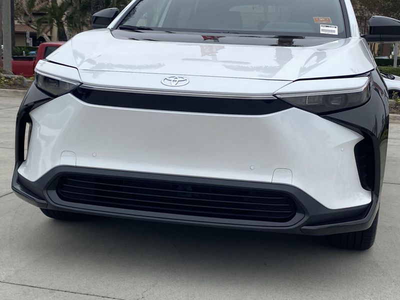 New 2025 Toyota bZ4X XLEImage 7