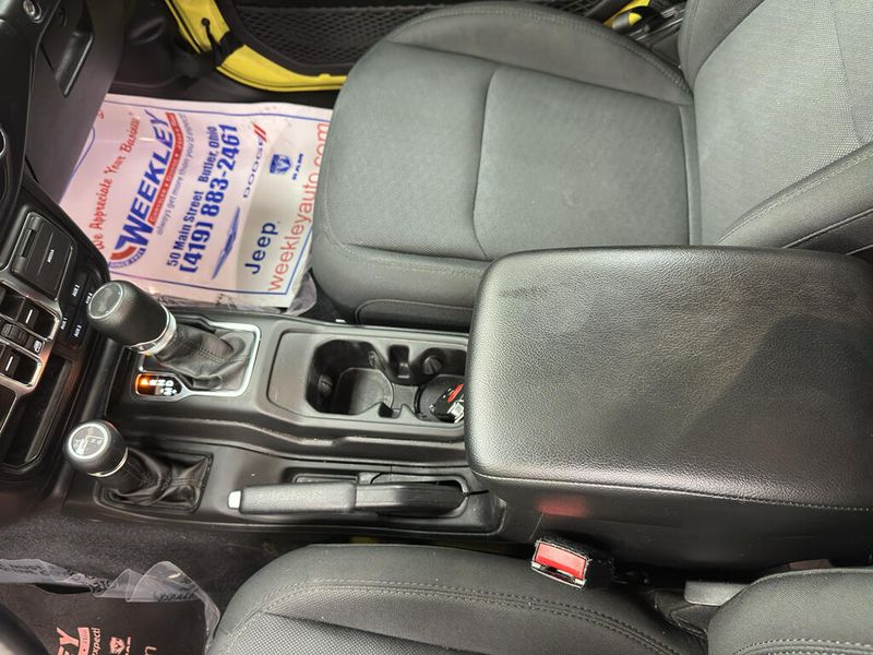 Used 2022 Jeep Wrangler Unlimited Sport AltitudeImage 10