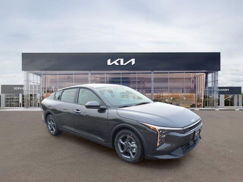 New 2026 Kia K4 LXSImage 11