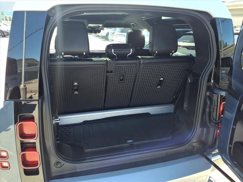 Used 2023 Land Rover Defender 90 SImage 5