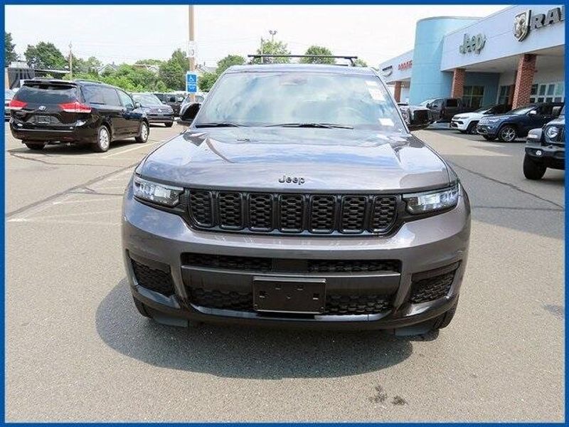 2024 Jeep Grand Cherokee L Altitude XImage 3