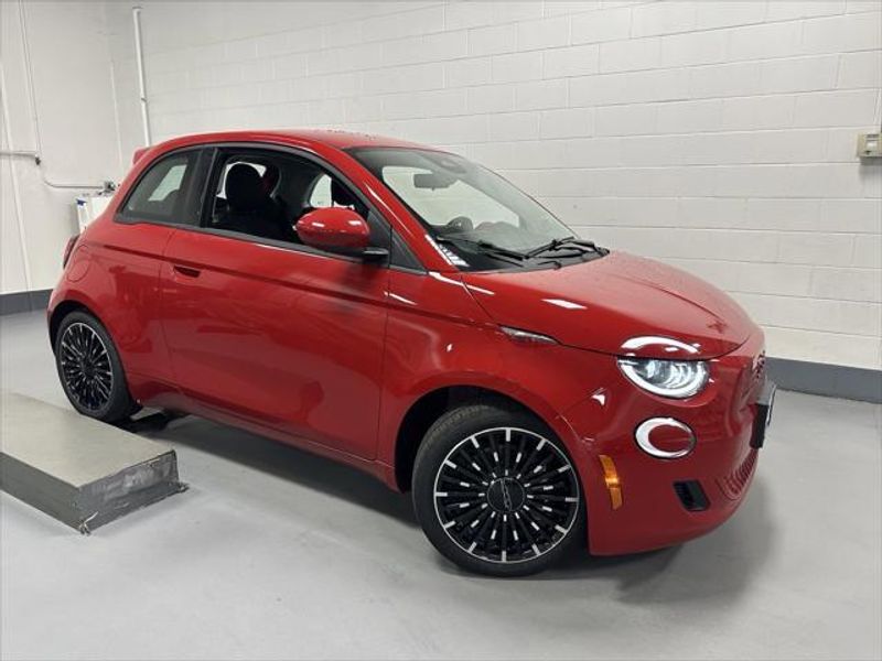 Used 2024 Fiat 500e INSPI(RED)Image 11