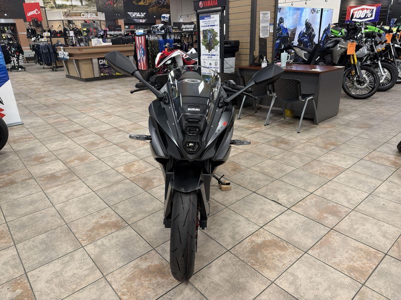 New 2027 Suzuki GSX-8R Image 12