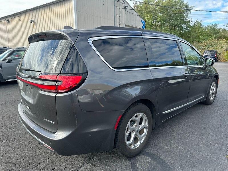 2022 Chrysler Pacifica LimitedImage 14