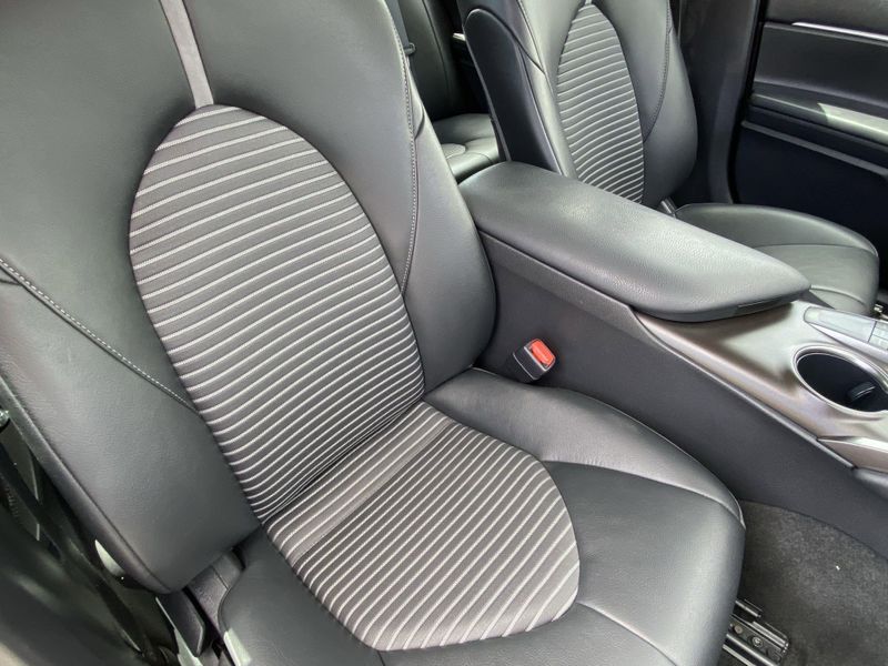 Used 2023 Toyota Camry SEImage 11