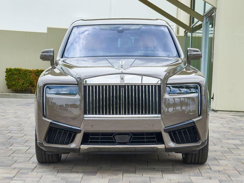New 2027 Rolls-Royce Cullinan Image 6