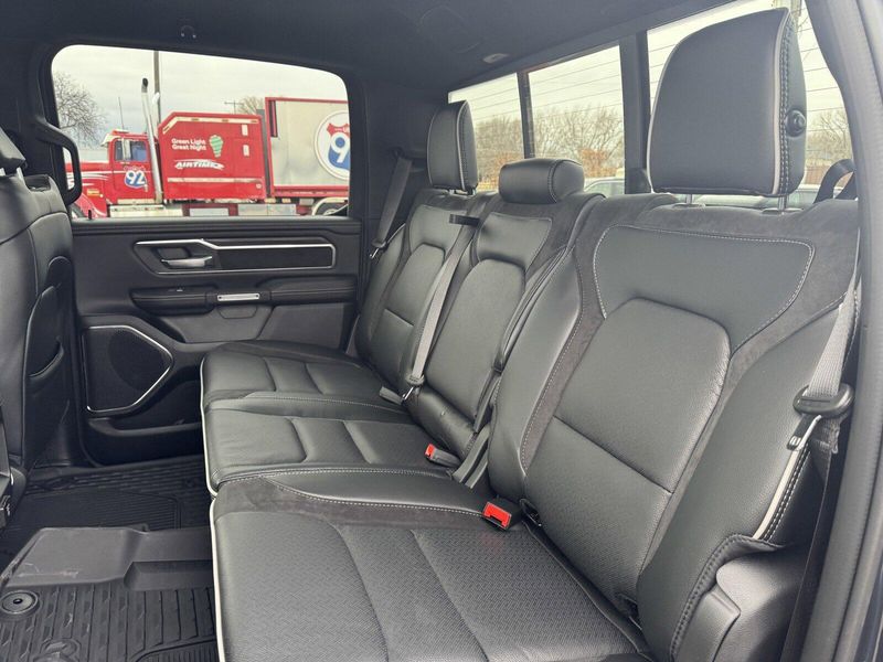 2025 RAM 1500 LaramieImage 11