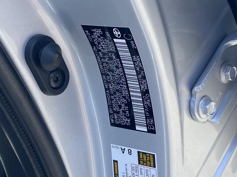 Used 2025 Toyota Corolla LEImage 31