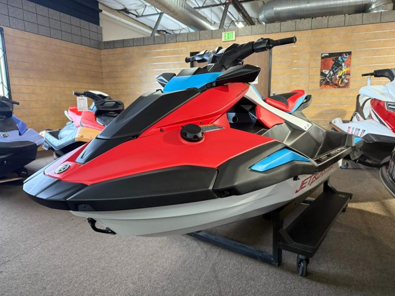 New 2025 Yamaha JETBLASTER DLX (3UP) Image 6